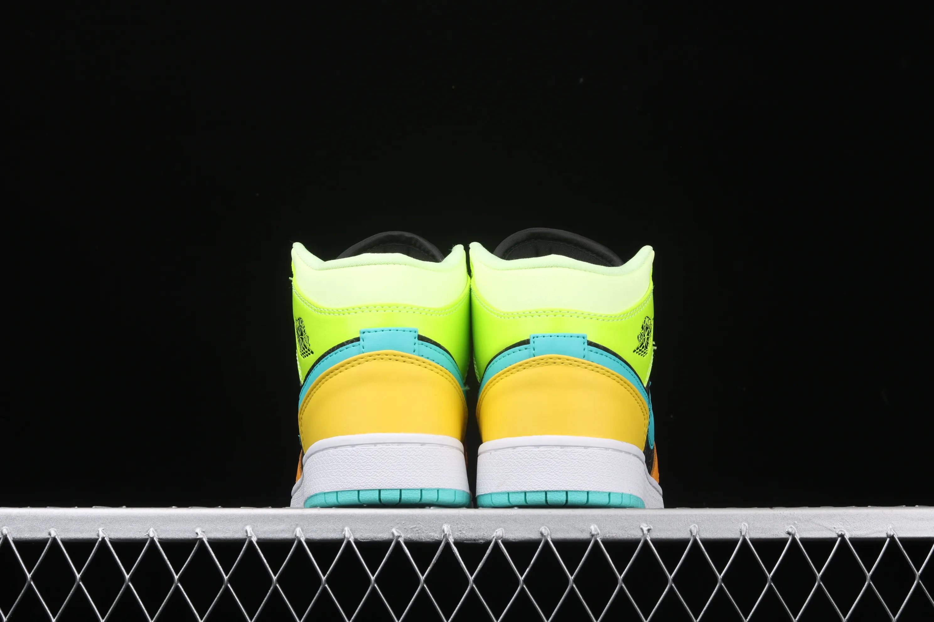 All categories Air Jordan Jordan series basketball shoes Air Jordan 1 Mid Air Jordan 1 Mid SE AJ1 Joe 1 four-leaf clover mid-top basketball shoes BQ6931-037